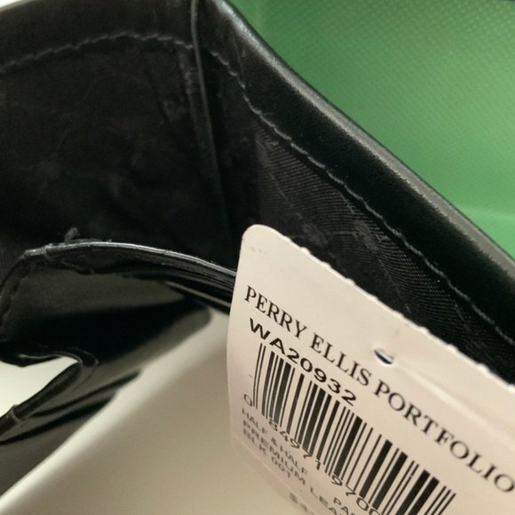 Perry Ellis Portfolio Passcase Removable ID Wallet - Picture 6 of 8